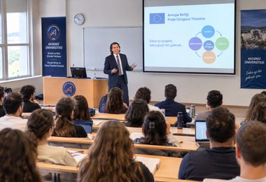 Akdeniz Üniversitesi'nde AB Proje Döngüsü Yönetimi Dersimiz Başlıyor